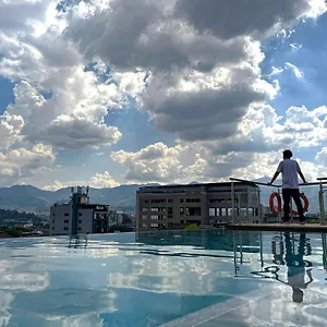 Apartahotel Con Piscina, Medellín