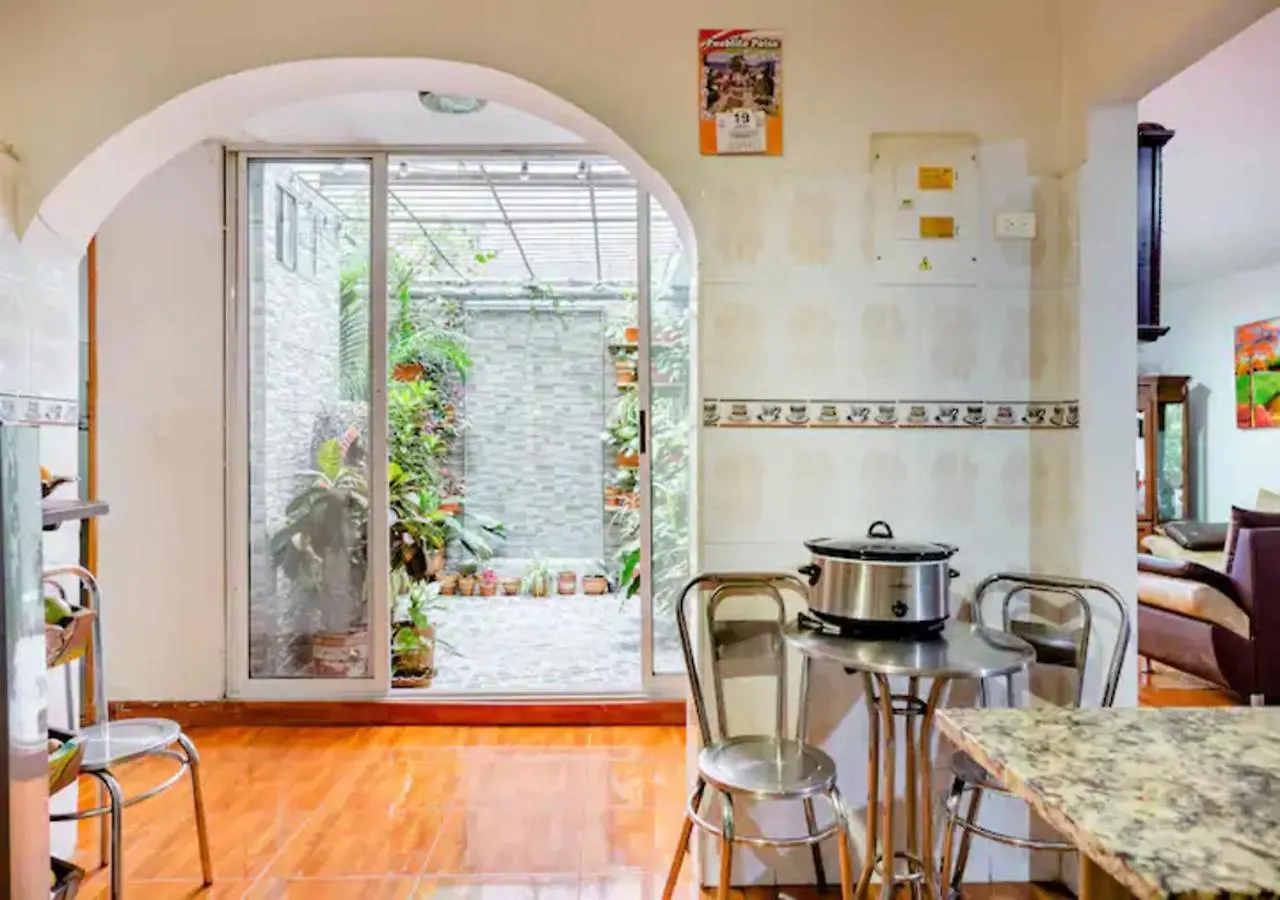 Noras Homestay Laureles Medellín