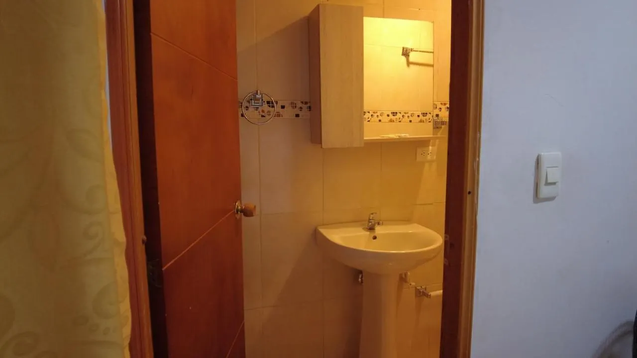 Noras Homestay Laureles ميديلين