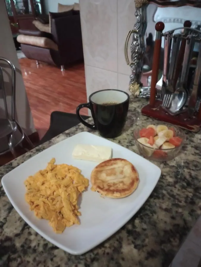 Noras Homestay Laureles ميديلين